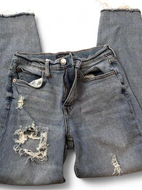 Distressed Mid-Rise Mom Jeans — Faded Blue